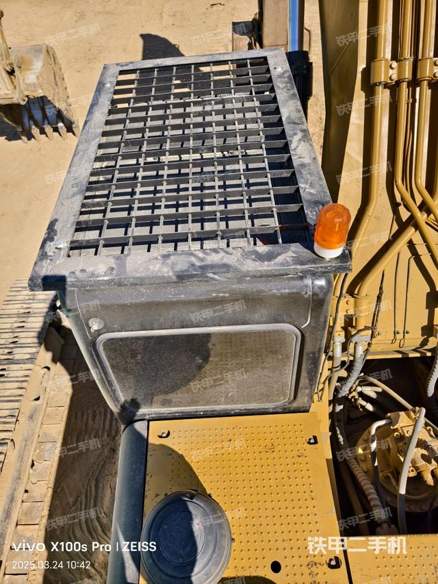 駕駛室頂部（整機(jī)外觀）