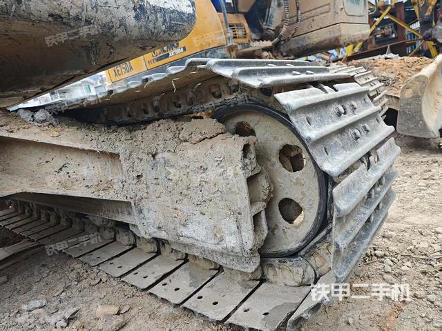 單側(cè)履帶整體（整機(jī)外觀）