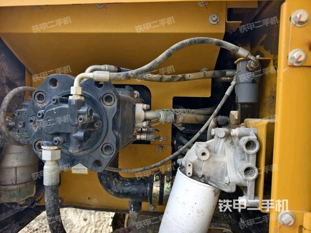 液壓泵斜45?右（大件艙室）