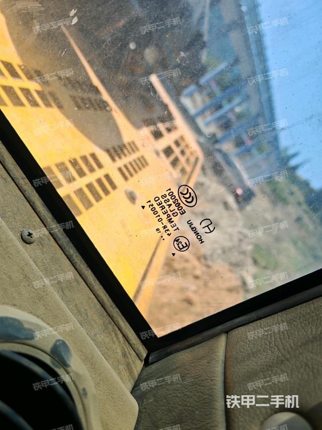 后窗玻璃角標(biāo)（駕駛室部分）