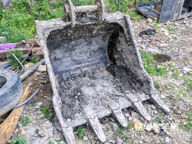 小臂整體右前(工作和回轉(zhuǎn)裝置) 小臂整體右前(工作和回轉(zhuǎn)裝置)