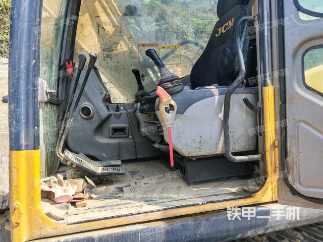 座椅后部（駕駛室部分）