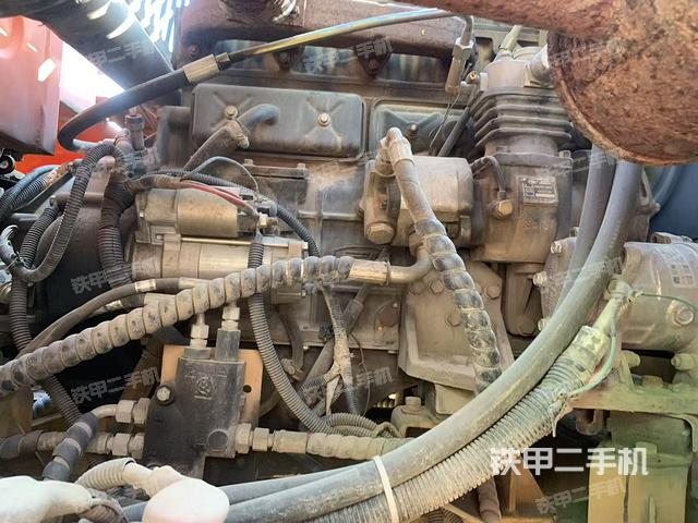 液壓泵艙室正面整體(整機(jī)外觀) 液壓泵艙室正面整體(整機(jī)外觀)