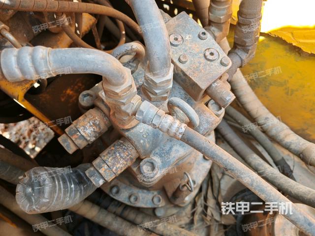 回轉(zhuǎn)馬達(dá)（上車部件）