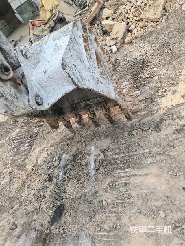 鏟斗45度(工作和回轉(zhuǎn)裝置) 鏟斗45度(工作和回轉(zhuǎn)裝置)