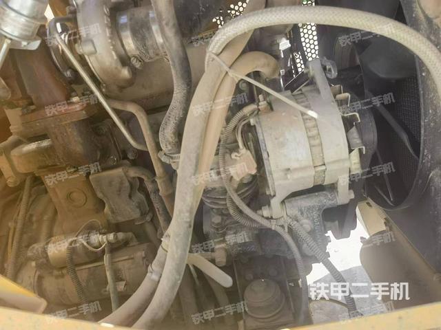 发动机左侧（整机外观及大件）