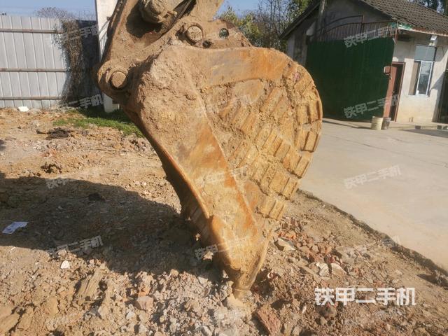 小臂整體左后(工作和回轉(zhuǎn)裝置) 小臂整體左后(工作和回轉(zhuǎn)裝置)