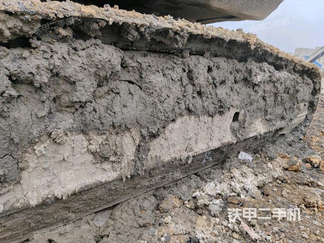 右側(cè)履帶整體(行走機(jī)構(gòu)) 右側(cè)履帶整體(行走機(jī)構(gòu))