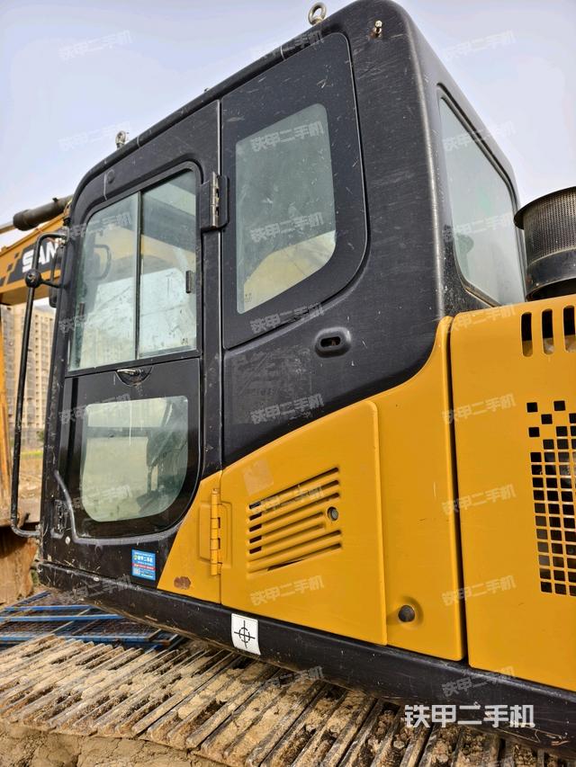 駕駛室左后45度（駕駛室部分）