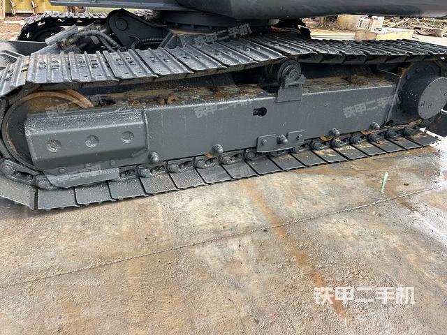 左側(cè)履帶整體?(行走機(jī)構(gòu)) 左側(cè)履帶整體?(行走機(jī)構(gòu))