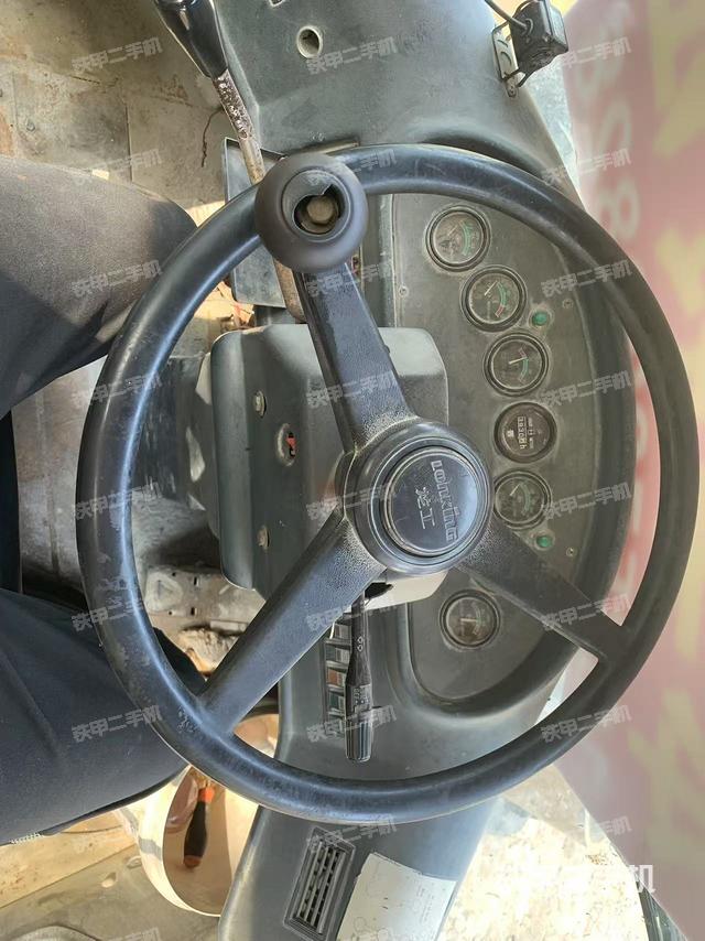 駕駛室工作臺（整機外觀及大件）