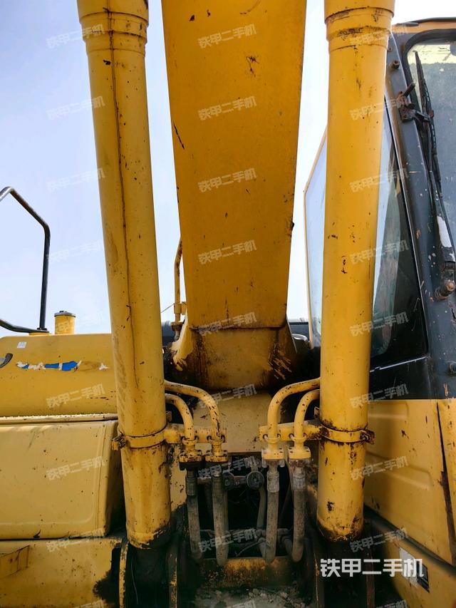 大臂油缸整體?豎拍（工作和回轉(zhuǎn)裝置）