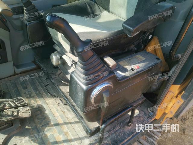 座椅左側(cè)控制臺(tái)/音響/含左手柄（駕駛室部分）