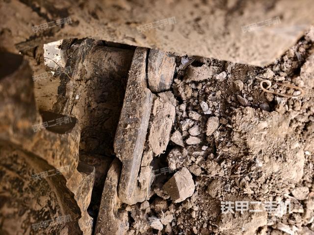 左托鏈輪和鏈筋（行走機構(gòu)）