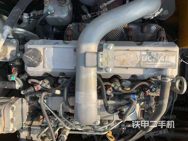 發(fā)動(dòng)機(jī)整體俯視(整機(jī)外觀) 發(fā)動(dòng)機(jī)整體俯視(整機(jī)外觀)