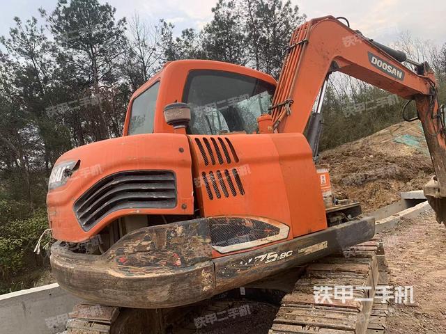 整機(jī)右后45°(整機(jī)外觀) 整機(jī)右后45°(整機(jī)外觀)