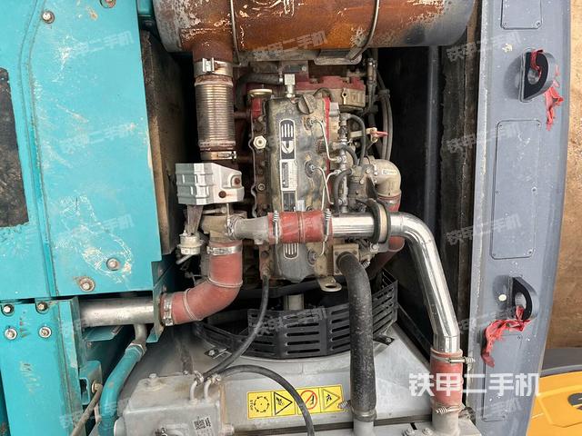 發(fā)動機整體俯視(整機外觀) 發(fā)動機整體俯視(整機外觀)