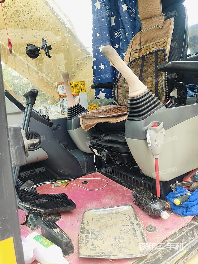 驾驶室整体（整机外观）