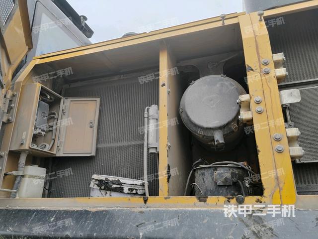 液壓泵斜45?左(大件艙室) 液壓泵斜45?左(大件艙室)