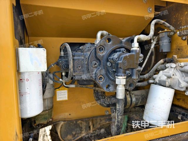 液壓泵斜45?左（大件艙室）