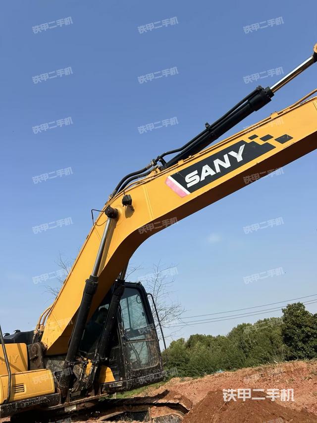 大臂整體?右側(cè)(工作和回轉(zhuǎn)裝置) 大臂整體?右側(cè)(工作和回轉(zhuǎn)裝置)