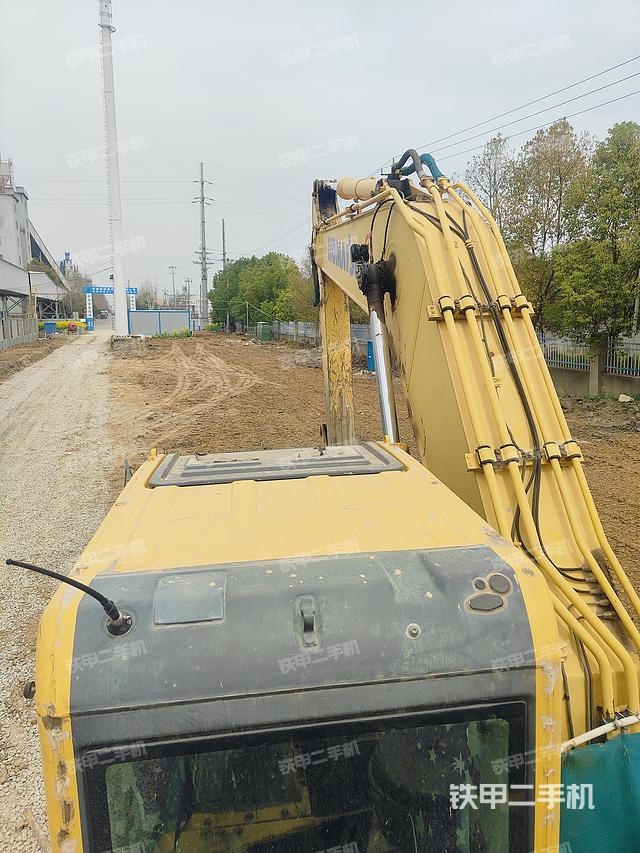 驾驶室顶部（整机外观）
