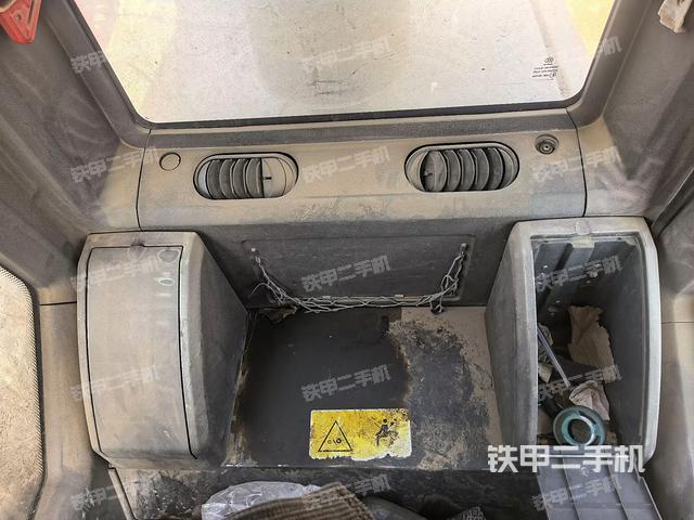 座椅后部(駕駛室部分) 座椅后部(駕駛室部分)