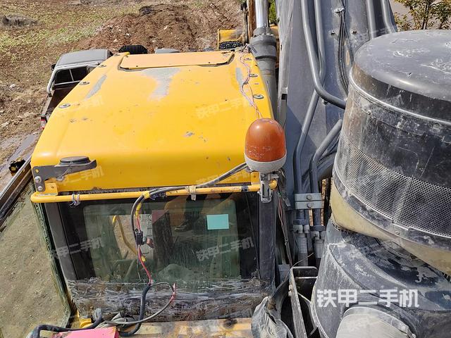 駕駛室頂部（整機(jī)外觀）