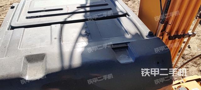 駕駛室頂部（整機(jī)外觀）