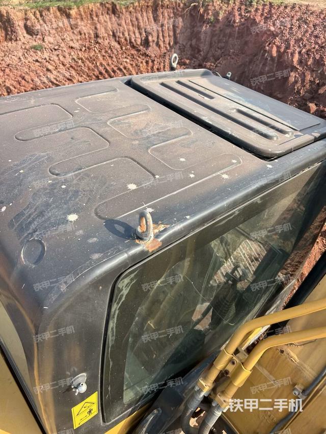 駕駛室頂部俯視(上車部件) 駕駛室頂部俯視(上車部件)