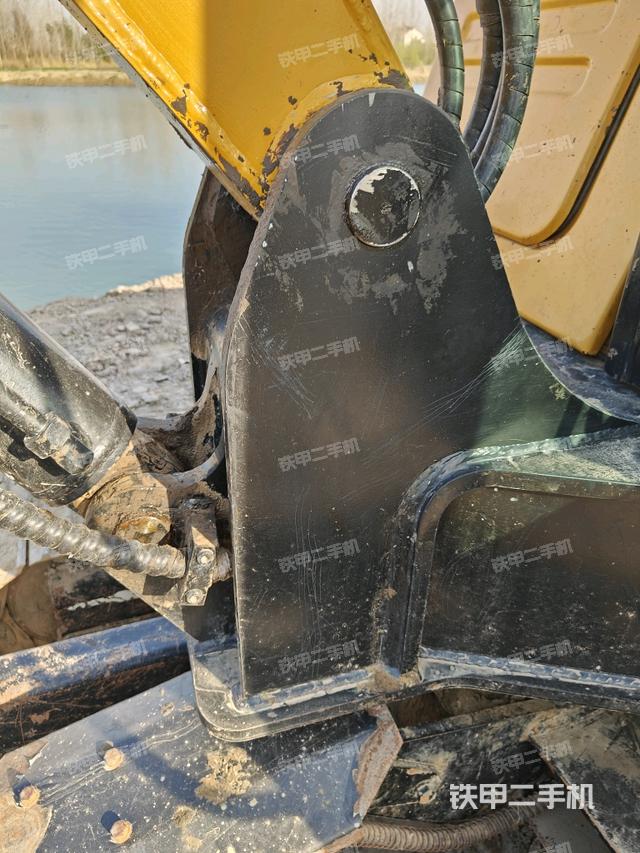 大臂根部?斜（工作和回轉(zhuǎn)裝置）