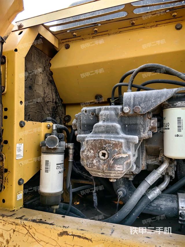 液壓泵斜45?左（大件艙室）