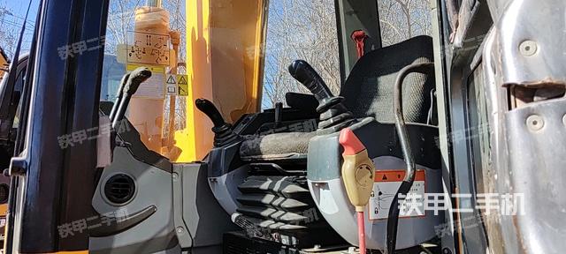 駕駛室整體（整機(jī)外觀）