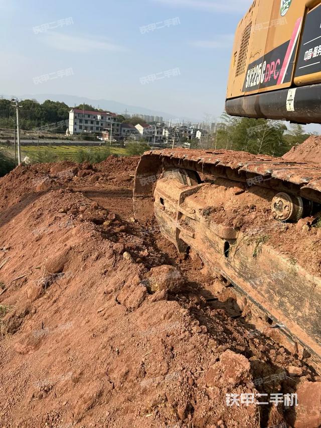 左側(cè)履帶整體?(行走機(jī)構(gòu)) 左側(cè)履帶整體?(行走機(jī)構(gòu))