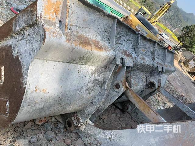 工作裝置整體（整機外觀及大件）