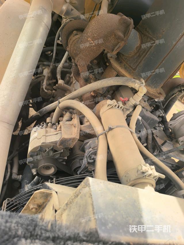 發(fā)動(dòng)機(jī)艙全景（壓路機(jī)發(fā)動(dòng)機(jī)艙）