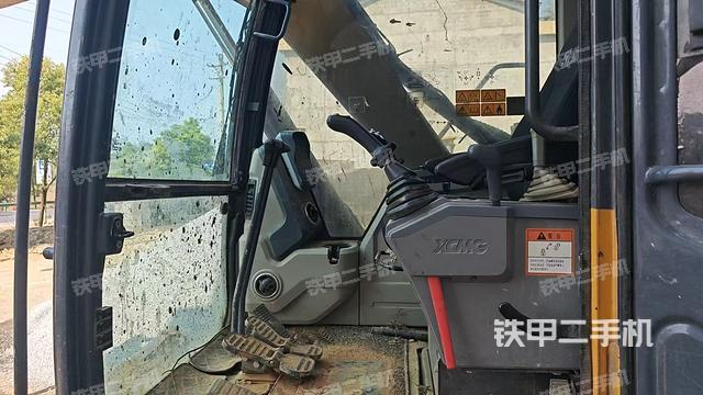 駕駛室整體（整機(jī)外觀）