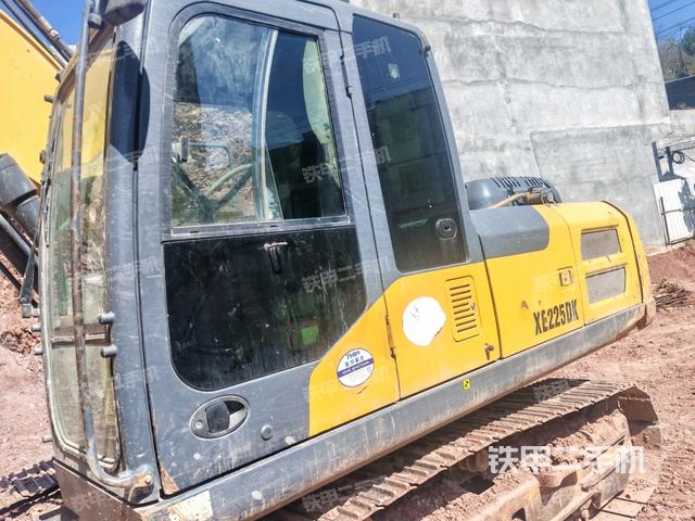 座椅后部(駕駛室部分) 座椅后部(駕駛室部分)