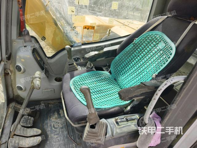 座椅后部（駕駛室部分）