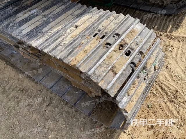 單側(cè)履帶整體（整機(jī)外觀）