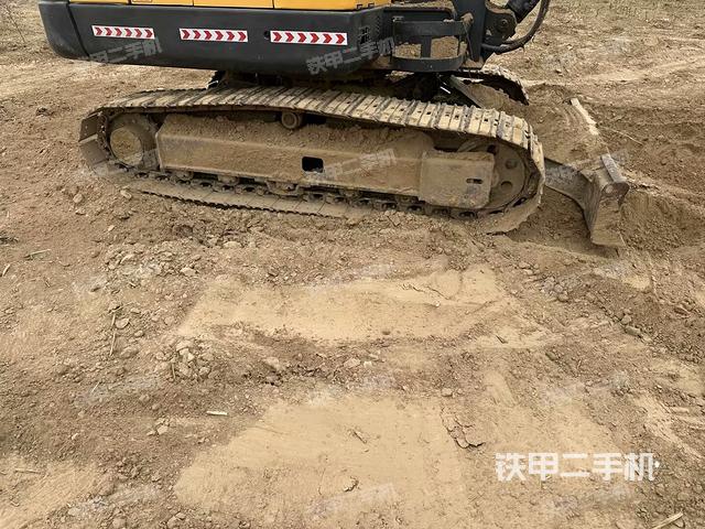 單側(cè)履帶整體（整機(jī)外觀）