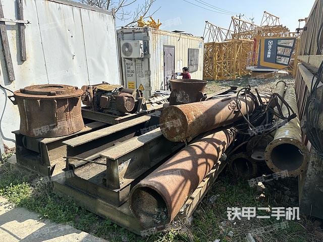 駕駛室操作臺（設(shè)備外觀及核心部件）