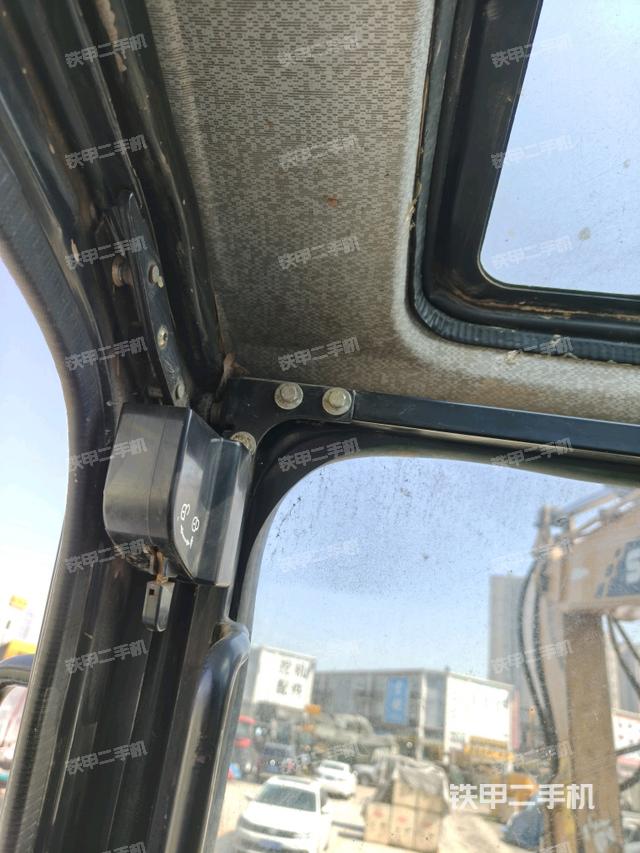 駕駛室正側(cè)（駕駛室部分）