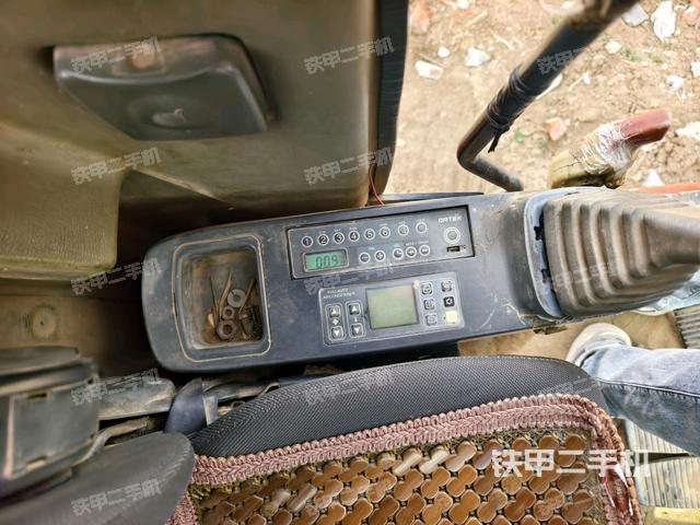 座椅左側(cè)控制臺/音響/含左手柄（駕駛室部分）