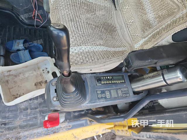 座椅左側(cè)控制臺(tái)/音響/含左手柄（駕駛室部分）