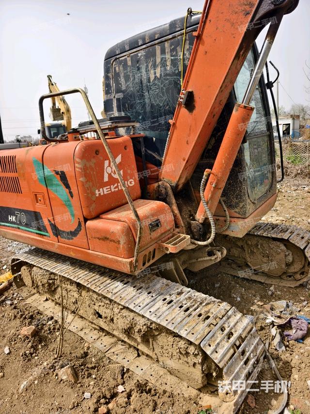 轉(zhuǎn)盤和下車架正前（工作和回轉(zhuǎn)裝置）