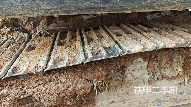 單側(cè)履帶整體（整機(jī)外觀）