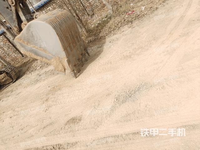 小臂整體左后(工作和回轉(zhuǎn)裝置) 小臂整體左后(工作和回轉(zhuǎn)裝置)