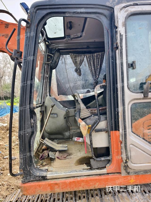 ?駕駛室正側(cè)（駕駛室部分）