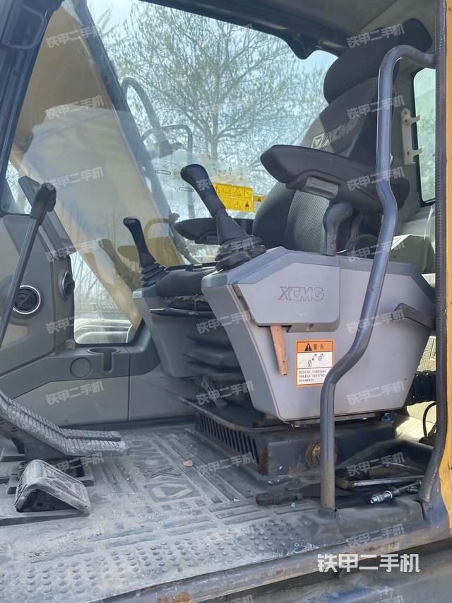 駕駛室整體（整機(jī)外觀）